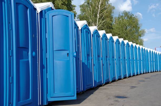 Best Portable restroom trailer rental  in Hollywood Park, TX